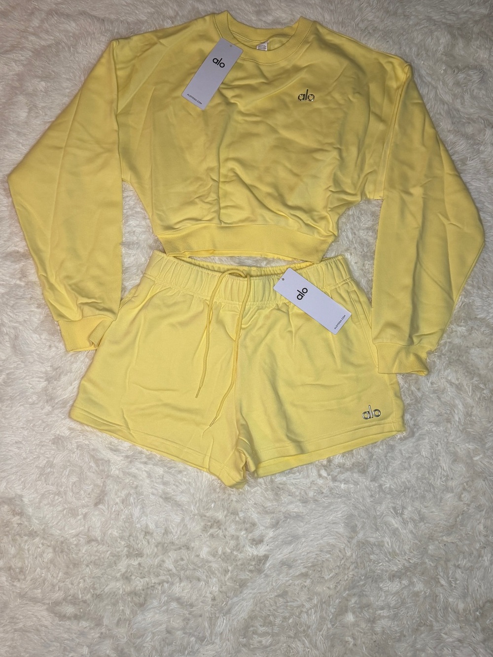 Alo Yoga Accolade Crewneck and Accolade Short Set Yellow